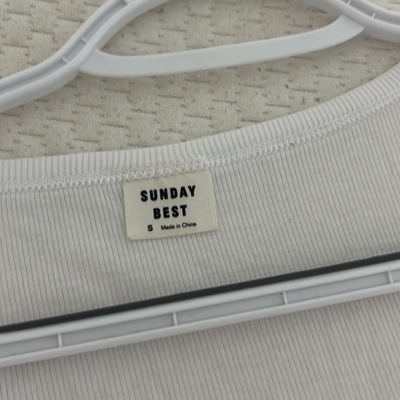 Aritzia Sunday Best Top - Picture 3 of 3